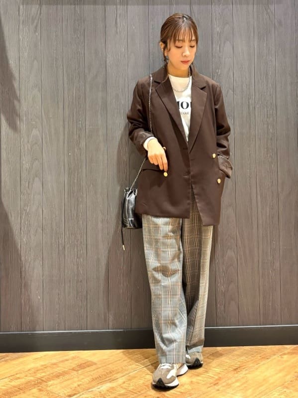 meiさんの「SHOO･LA･RUE｜グラフィックアソート ベーシックロンT」を使ったコーディネート