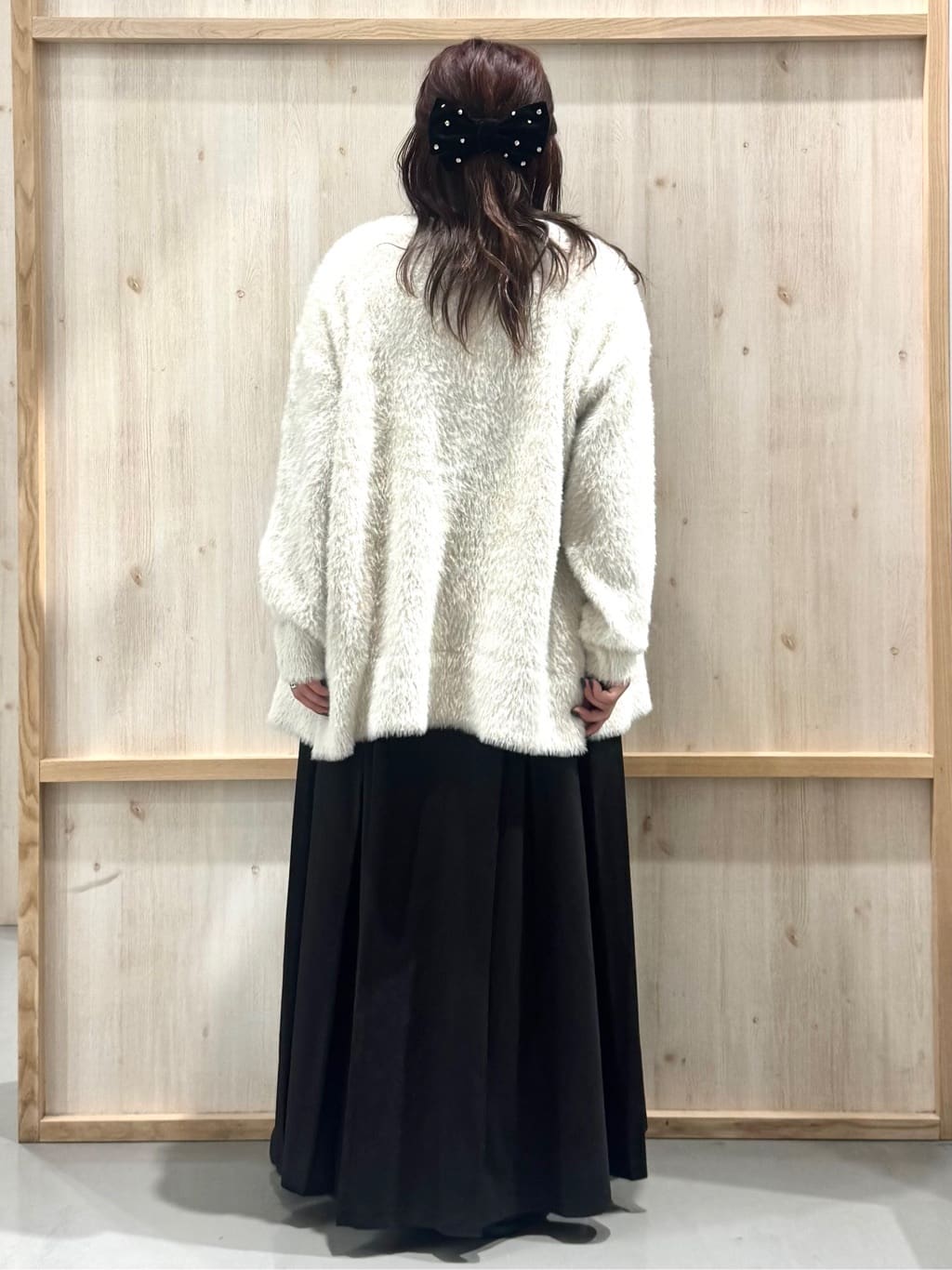 nanaさんの「THE SHOP TK｜【ふわふわあったか】フェザーカーディガン」を使ったコーディネート