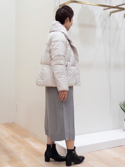 シュウコさんの「grove｜【名品アウター／800FP・多機能】つつまれダウンショート」を使ったコーディネート