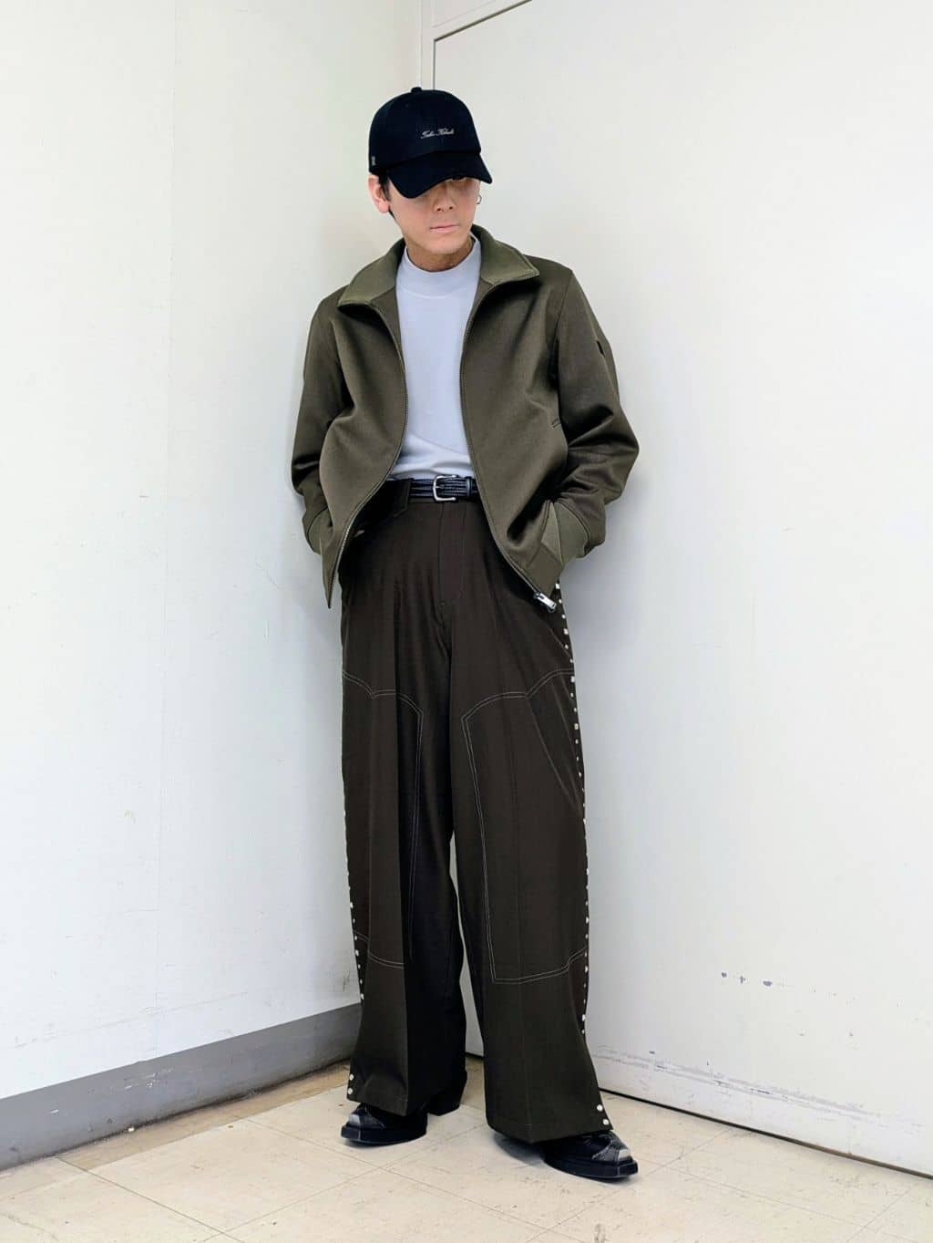 ryoさんの「TAKEO KIKUCHI｜【JUST ONE LAYER】ダウンファブリック ジップアップ リブ ブルゾン」を使ったコーディネート