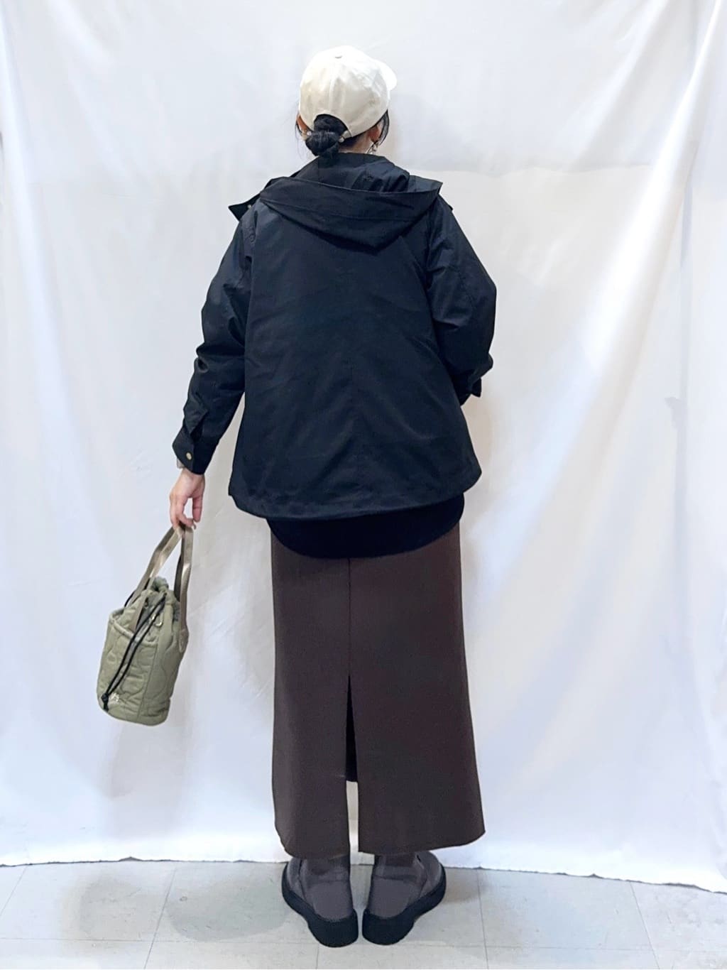 𝐇𝐢𝐫𝐨𝐦𝐢さんの「SHOO･LA･RUE｜グラフィックアソート BIGロンT」を使ったコーディネート