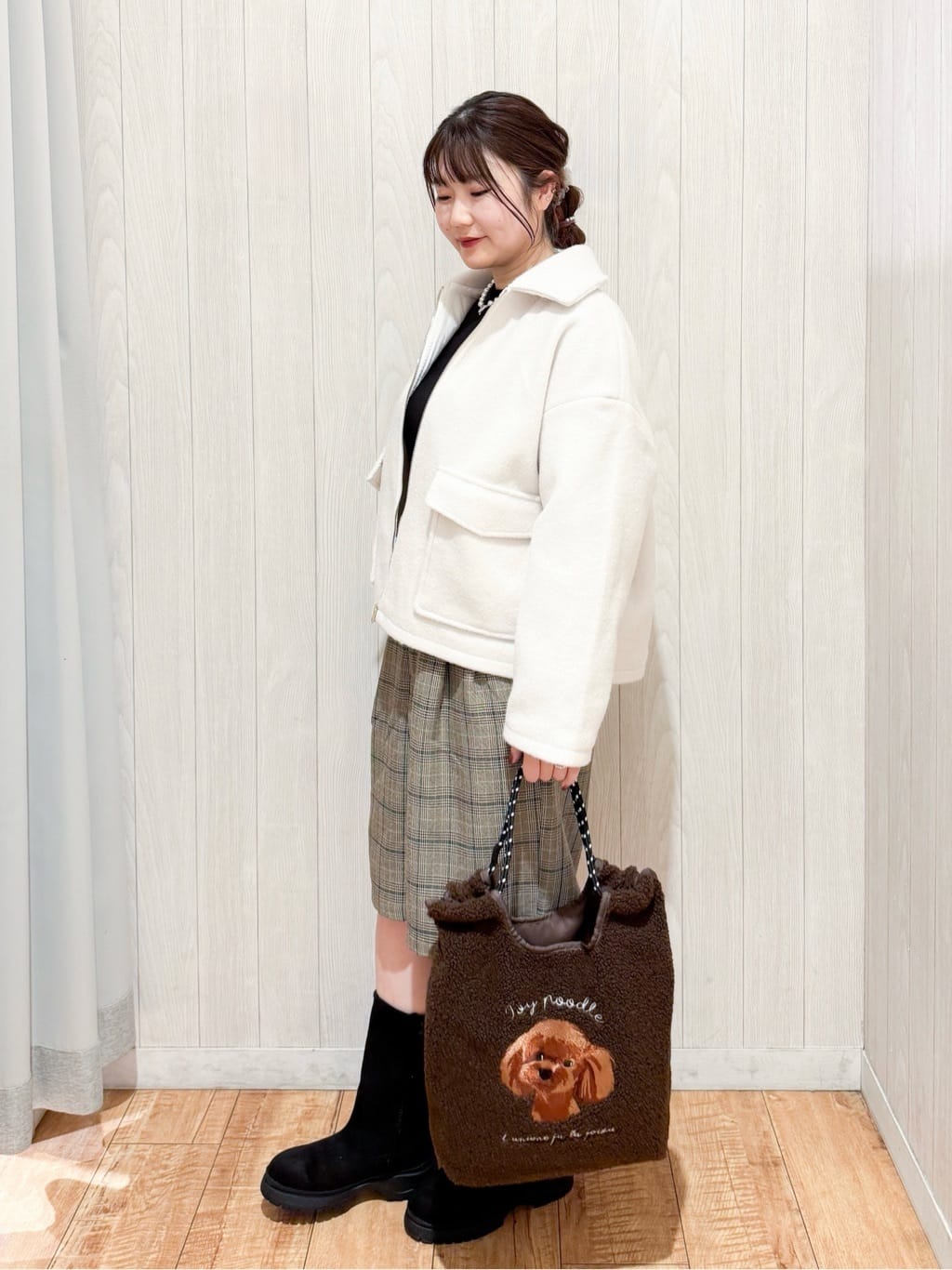 愛さんの「SHOO･LA･RUE｜【セットアップ可】チェック柄タックハーフパンツ」を使ったコーディネート