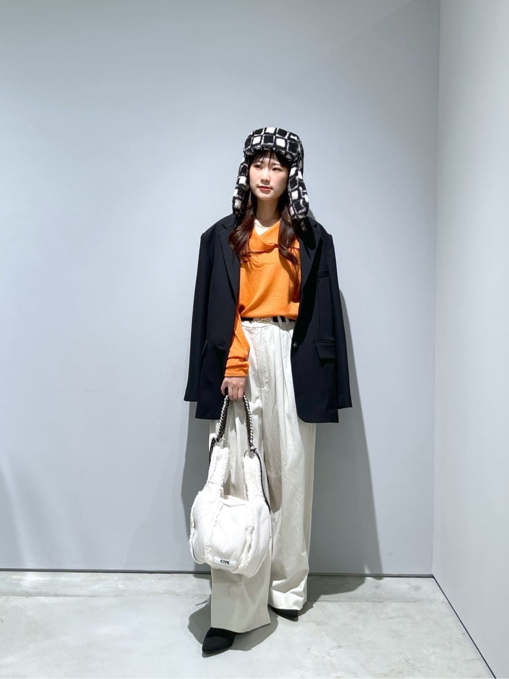 Renoさんの「INDIVI｜ダブルクロスオーバージャケット」を使ったコーディネート