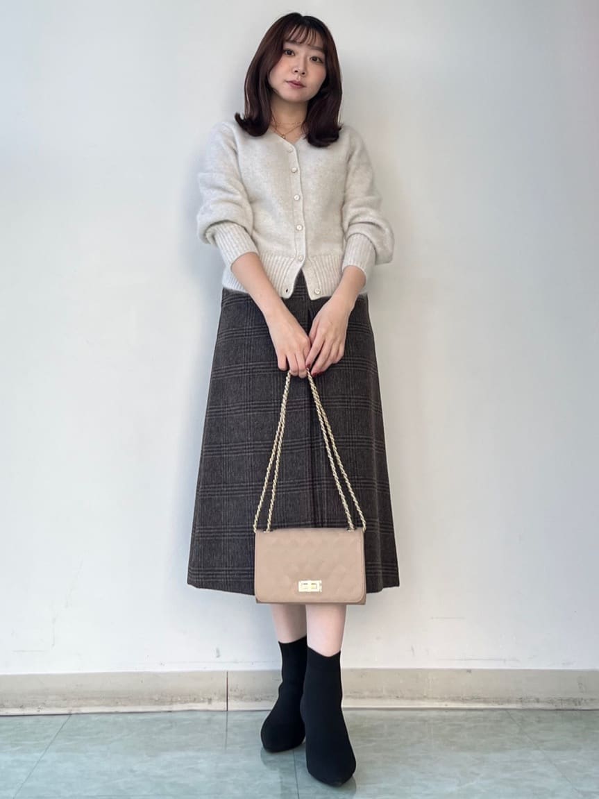 KAHOさんの「UNTITLED｜【ふわふわニット/前後2WAY】フォックスカシミヤカーディガン」を使ったコーディネート