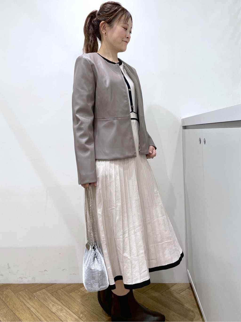 Junさんの「index｜バイカラードッキング風ニットワンピース【洗濯機OK／抗ピル】」を使ったコーディネート