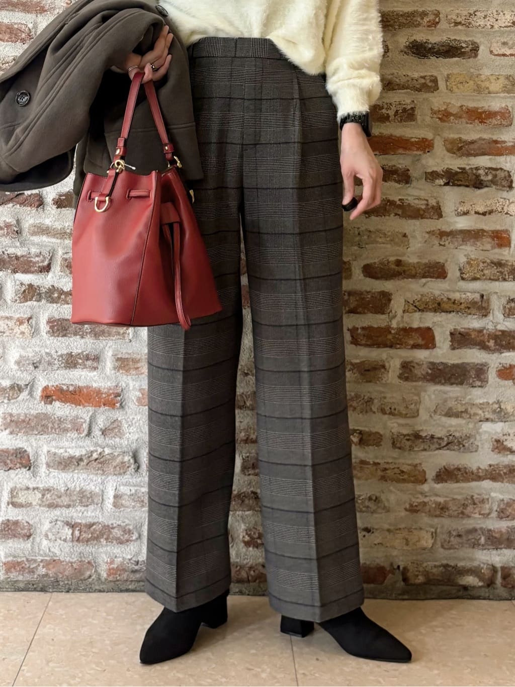 しばさんの「THE SHOP TK｜【華やかで柔らか】ふわふわフェザーニット/洗える・前後2WAY」を使ったコーディネート