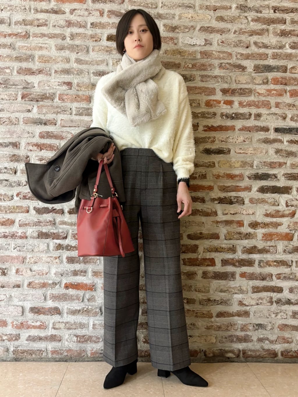 しばさんの「THE SHOP TK｜【華やかで柔らか】ふわふわフェザーニット/洗える・前後2WAY」を使ったコーディネート