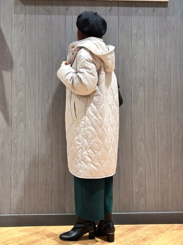 meiさんの「SHOO･LA･RUE｜【撥水/フード取り外し可】冬に嬉しいこだわり満載 ひょうたん柄キルトコート」を使ったコーディネート