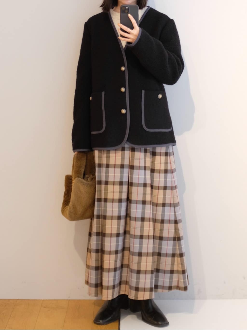 Kishimotoさんの「DRESSTERIOR｜◆チェックタックソフトプリーツスカート」を使ったコーディネート