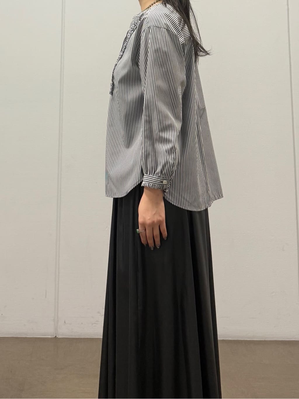 mizukiさんの「INDIVI｜【洗える】胸元タックフリル長袖ブラウス」を使ったコーディネート