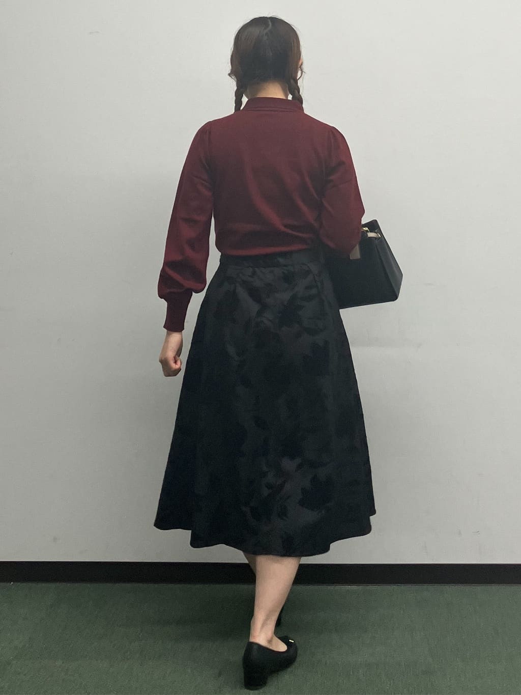 MAYUKIさんの「index｜ゴールドパーツ付きボウタイニット【洗濯機OK】《10col／XS～LL》」を使ったコーディネート