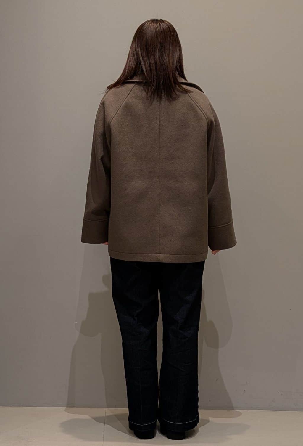 yukaさんの「THE SHOP TK｜【インしないで着られる】金ボタン ハイネックニット/毛玉になりにくい/静電気防止/洗濯機OK」を使ったコーディネート