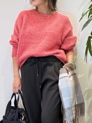 misakiさんの「SHOO･LA･RUE｜【洗濯機可/S-LL】上品にキラリと華やぐ スパンコールニット」を使ったコーディネート