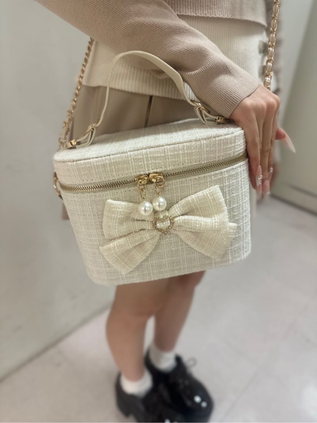 ayakaさんの「ESPERANZA｜リボン付きバニティショルダーバッグ」を使ったコーディネート