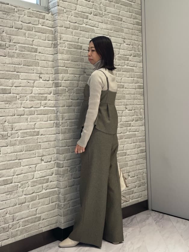 Mikoさんの「INDIVI｜ガンクラブチェックワイドパンツ」を使ったコーディネート