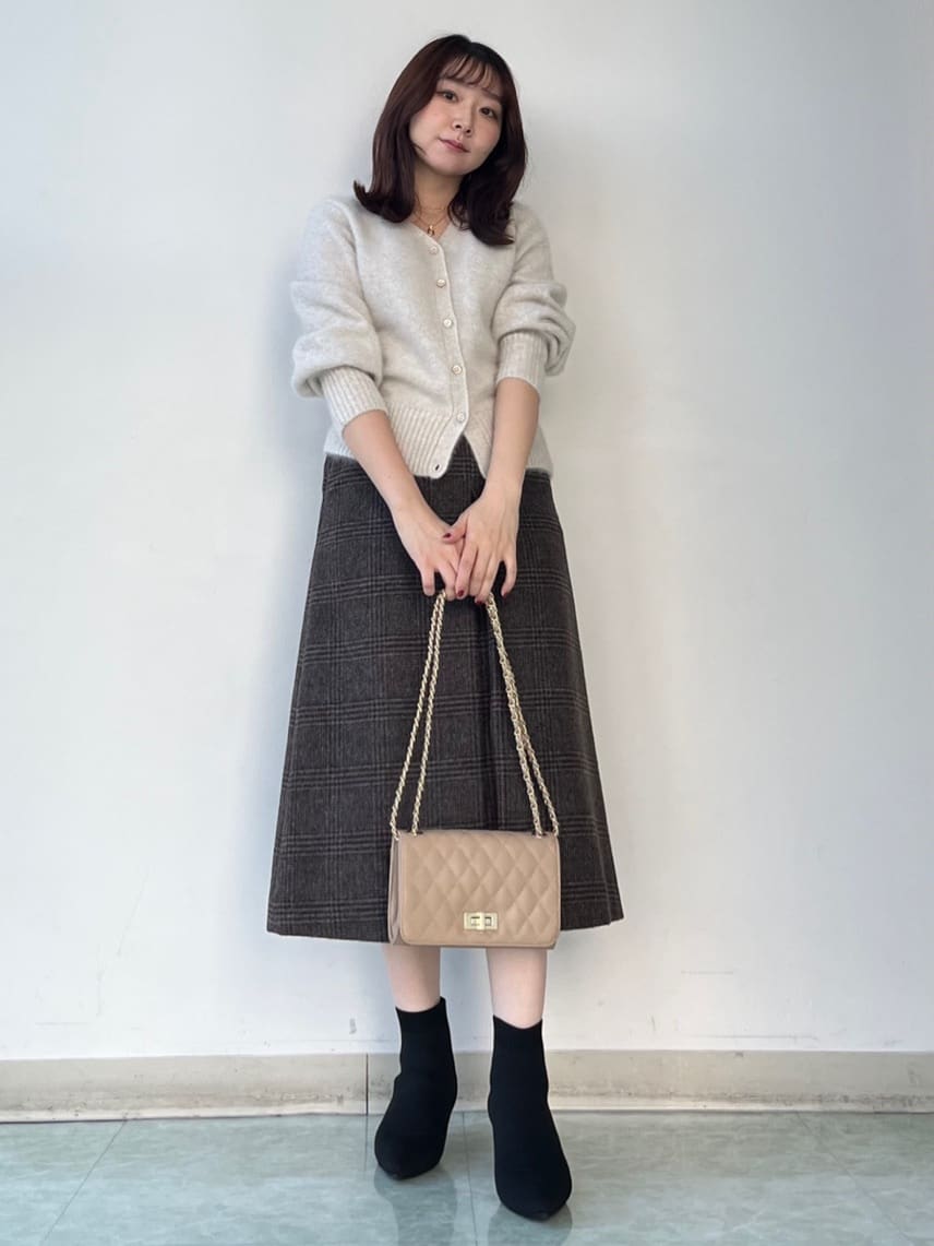 KAHOさんの「UNTITLED｜【ふわふわニット/前後2WAY】フォックスカシミヤカーディガン」を使ったコーディネート