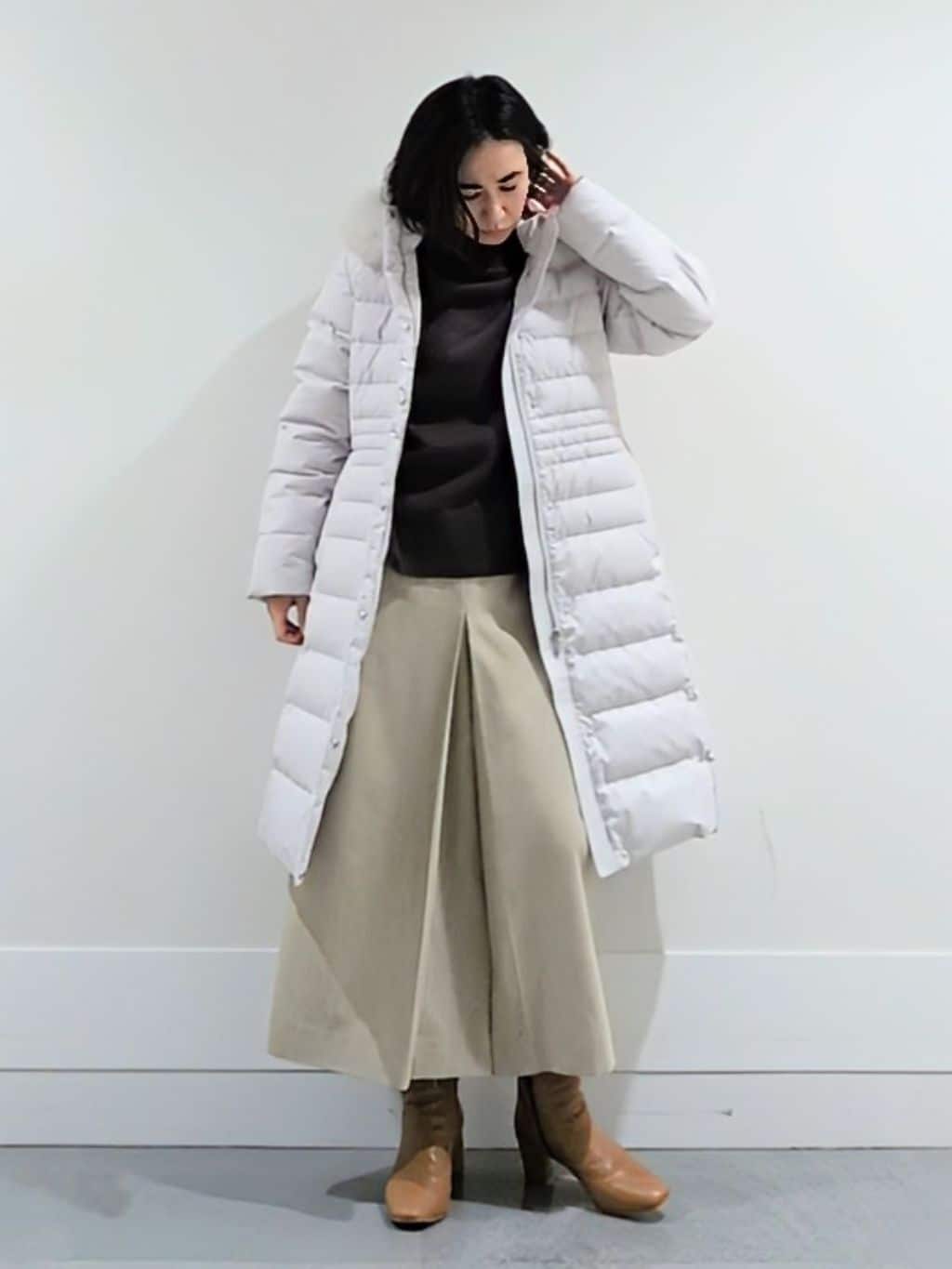 ミズタさんの「UNTITLED｜【はっ水機能/フード取り外し可/防寒】ロングダウンコート」を使ったコーディネート
