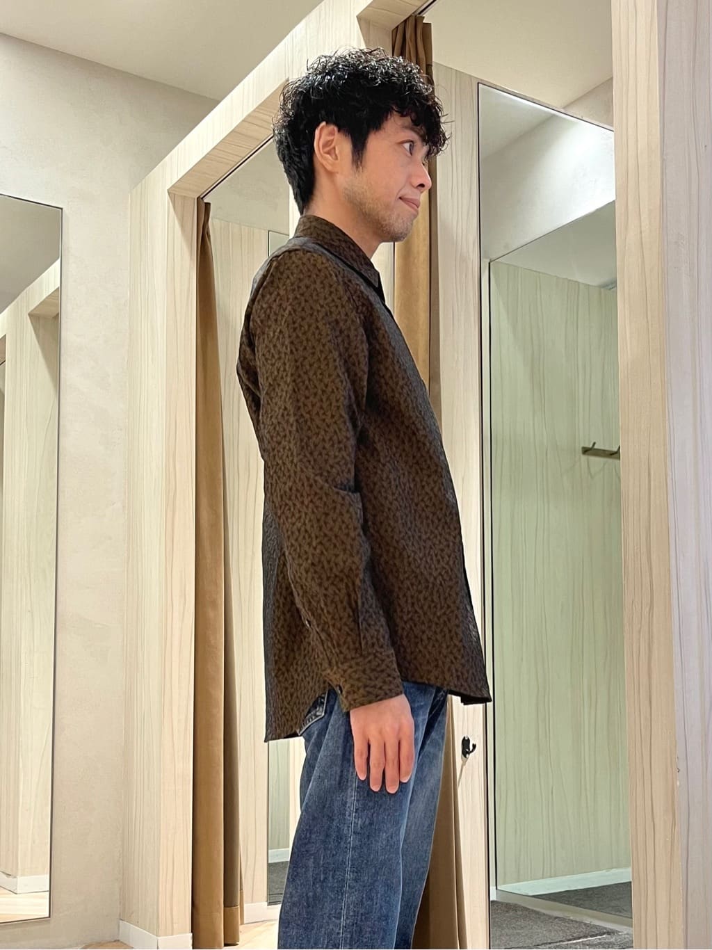 URAさんの「TAKEO KIKUCHI｜【Made in JAPAN】播州織 ドビー千鳥シャツ」を使ったコーディネート