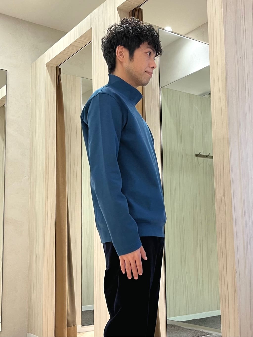 URAさんの「TAKEO KIKUCHI｜【Sサイズ～】ウォーム ミラノリブ オフネック プルオーバー」を使ったコーディネート