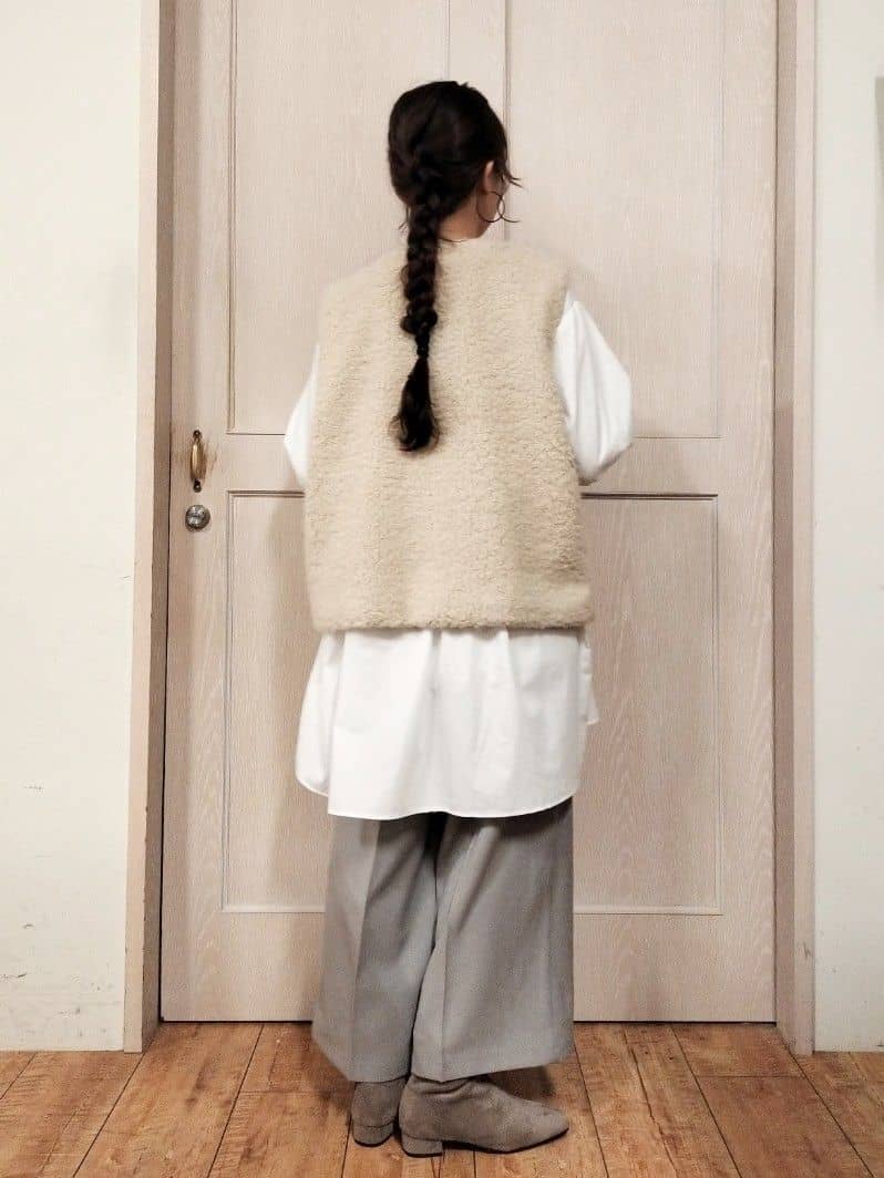 masamiさんの「SHOO･LA･RUE｜ふわふわファーベスト」を使ったコーディネート