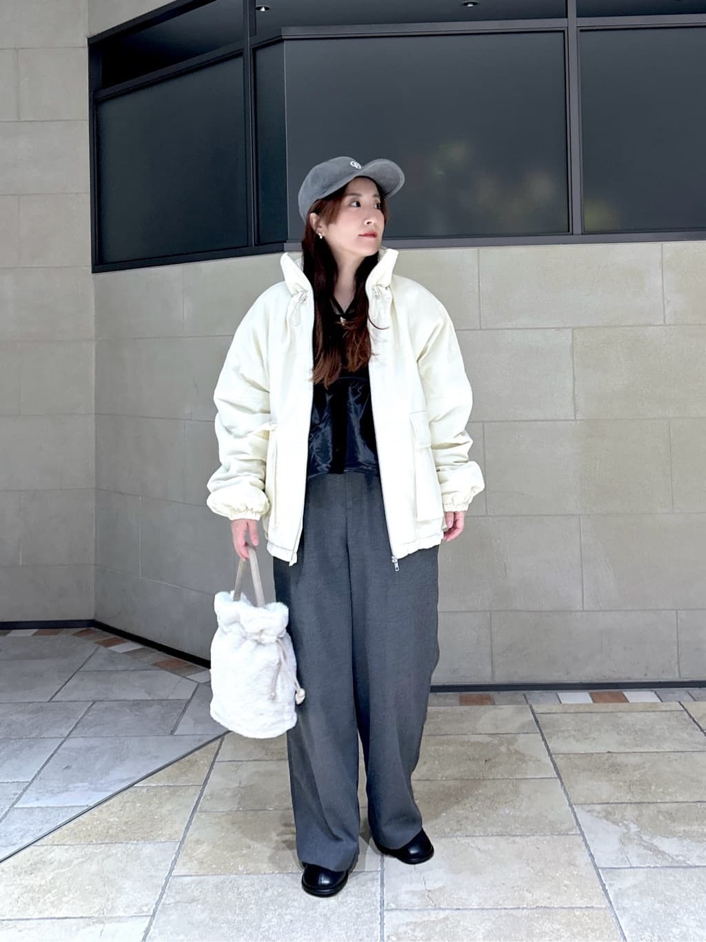 よねさんの「INDIVI｜◆Comfy SET UP｜イージーストレートスラックス【セットアップ対応／通勤／カセット服】」を使ったコーディネート