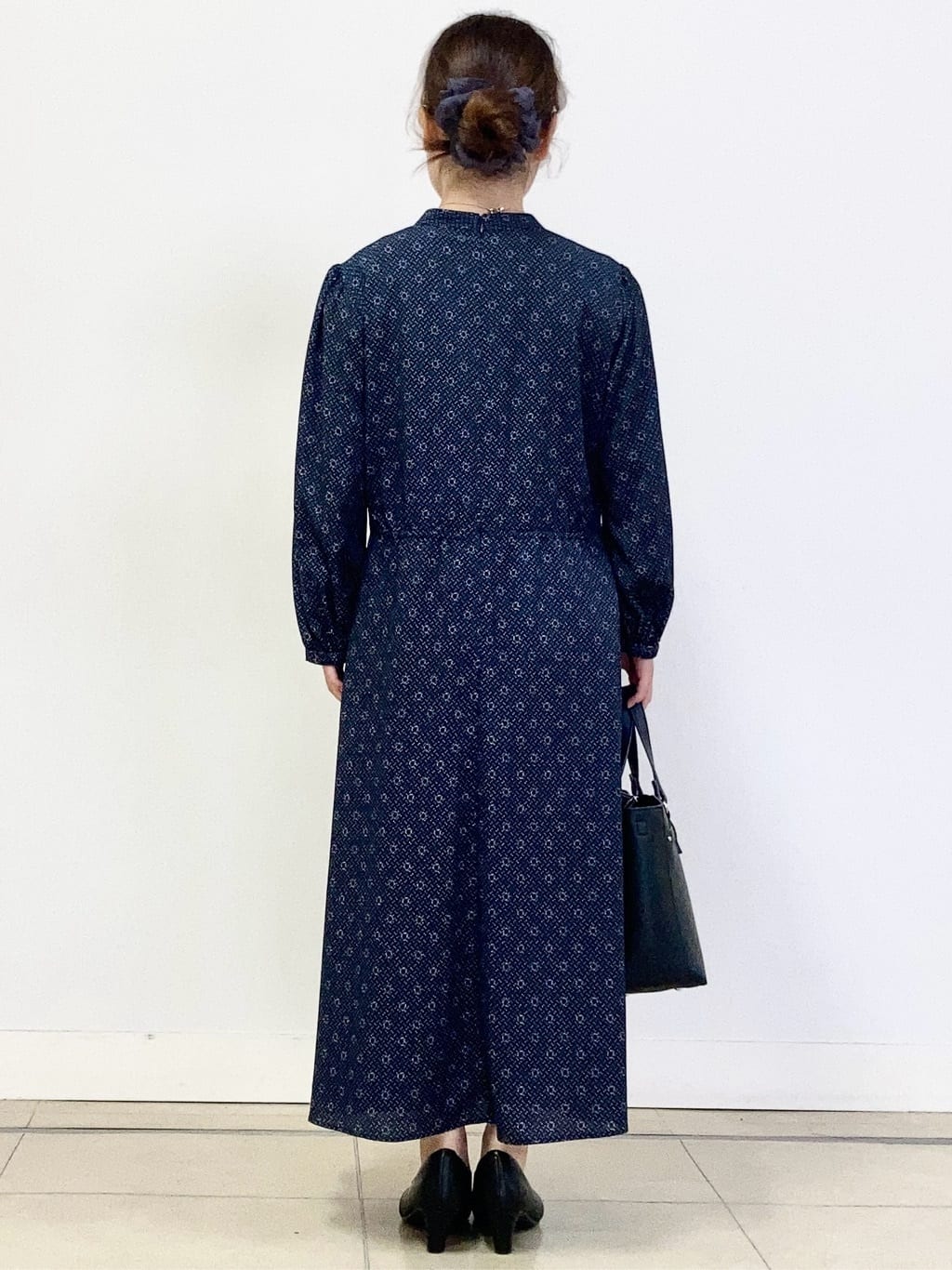 tomominさんの「Reflect｜【きちんと見え／通勤／セレモニーにおすすめ◎】ドット&times;ダイヤ柄ワンピース」を使ったコーディネート