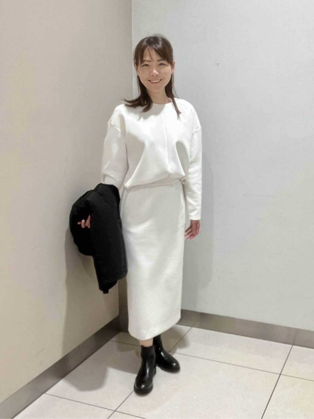 ひろみさんの「UNTITLED｜【セットアップ可/洗える】ダンボールジャージ プルオーバー」を使ったコーディネート