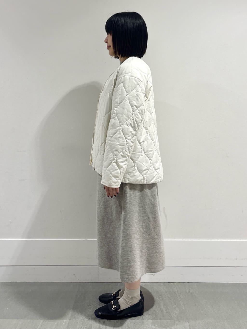 モエカさんの「UNTITLED｜【ロング丈/ゆったりシルエット】テントライン ニットワンピース」を使ったコーディネート