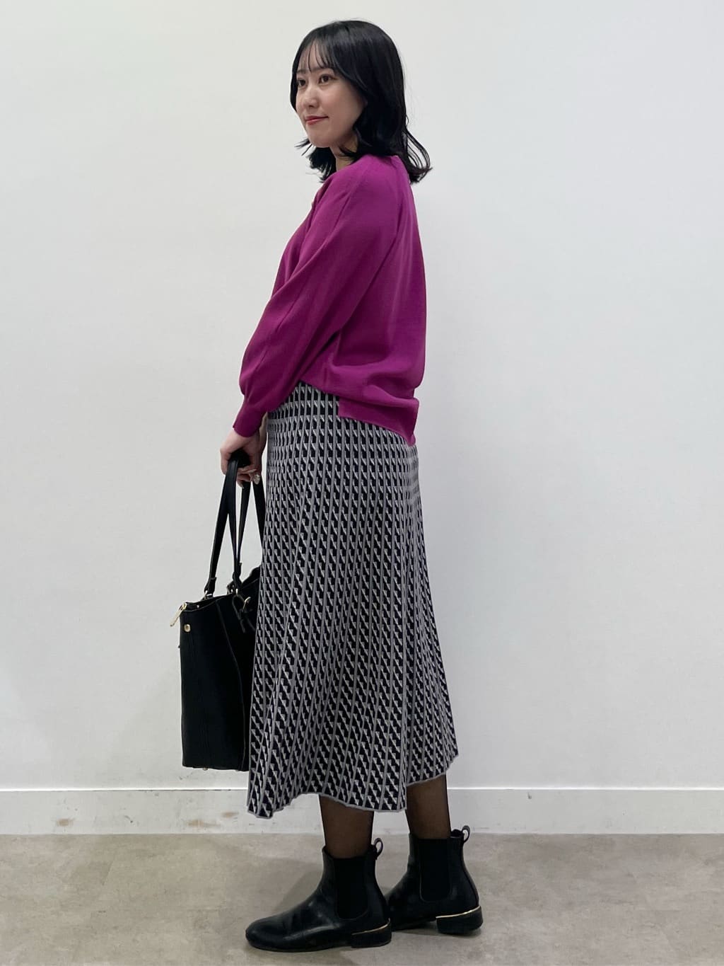 yukariさんの「Reflect｜【ゆったり着られる◎】ラグランスリーブニット」を使ったコーディネート