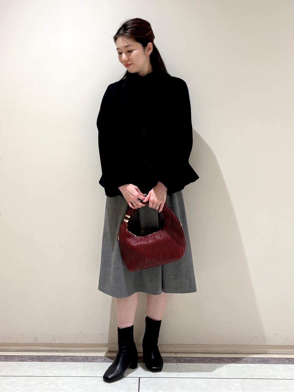 sakiさんの「COUP DE CHANCE｜【手洗い可／日本製】タックデザインワンピース」を使ったコーディネート