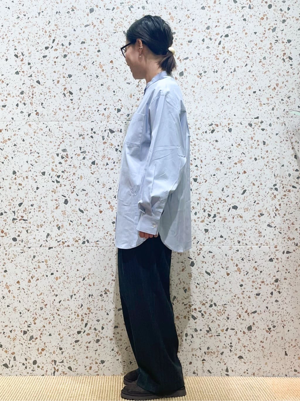 シゲリさんの「OPAQUE.CLIP｜バンドカラーシャツ【洗濯機OK】」を使ったコーディネート