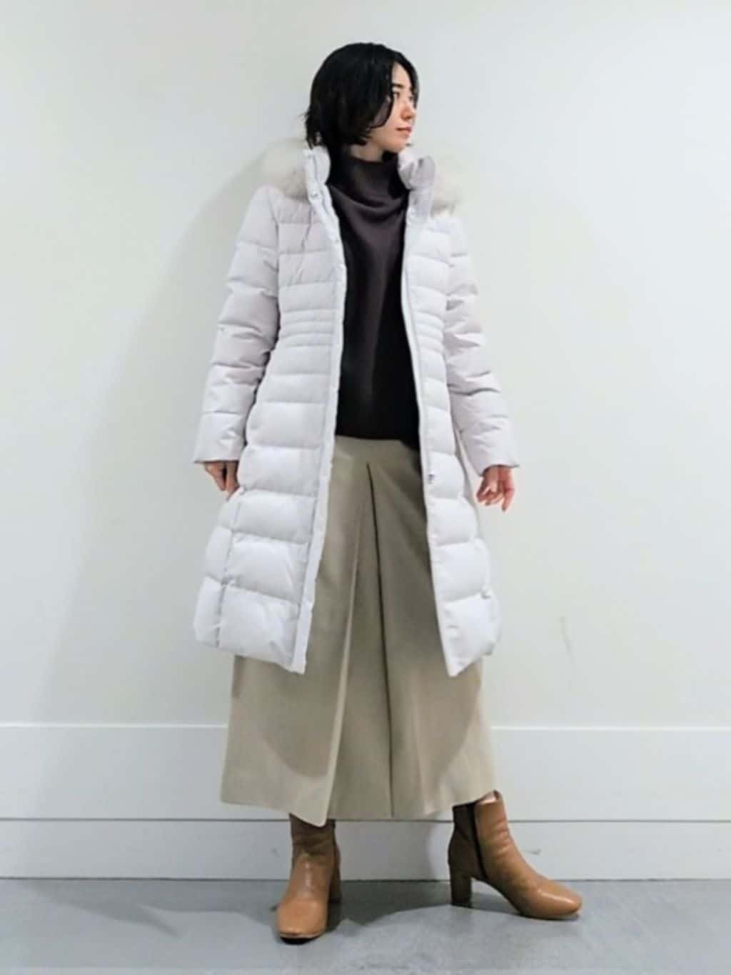 ミズタさんの「UNTITLED｜【はっ水機能/フード取り外し可/防寒】ロングダウンコート」を使ったコーディネート