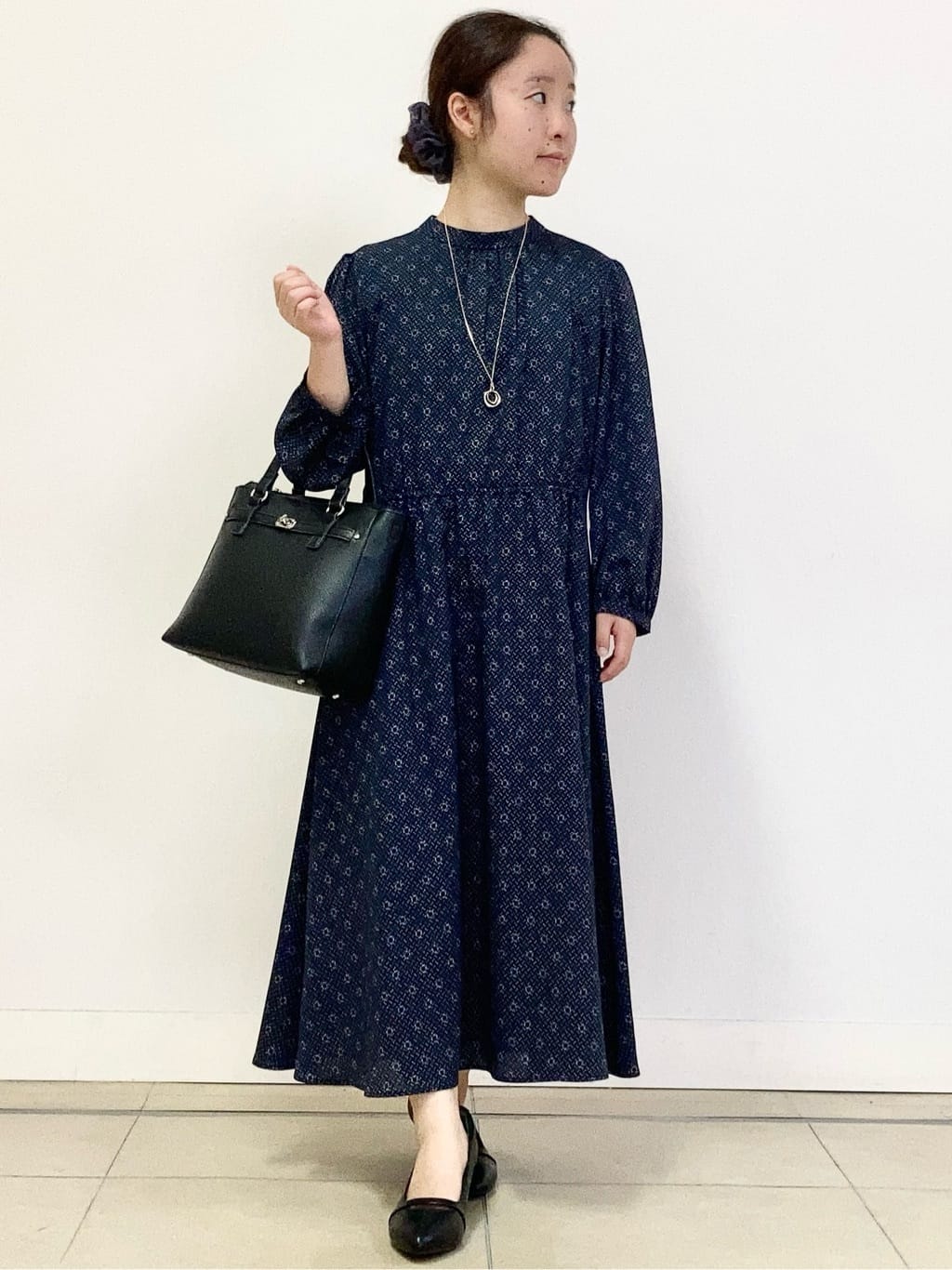tomominさんの「Reflect｜【きちんと見え／通勤／セレモニーにおすすめ◎】ドット&times;ダイヤ柄ワンピース」を使ったコーディネート