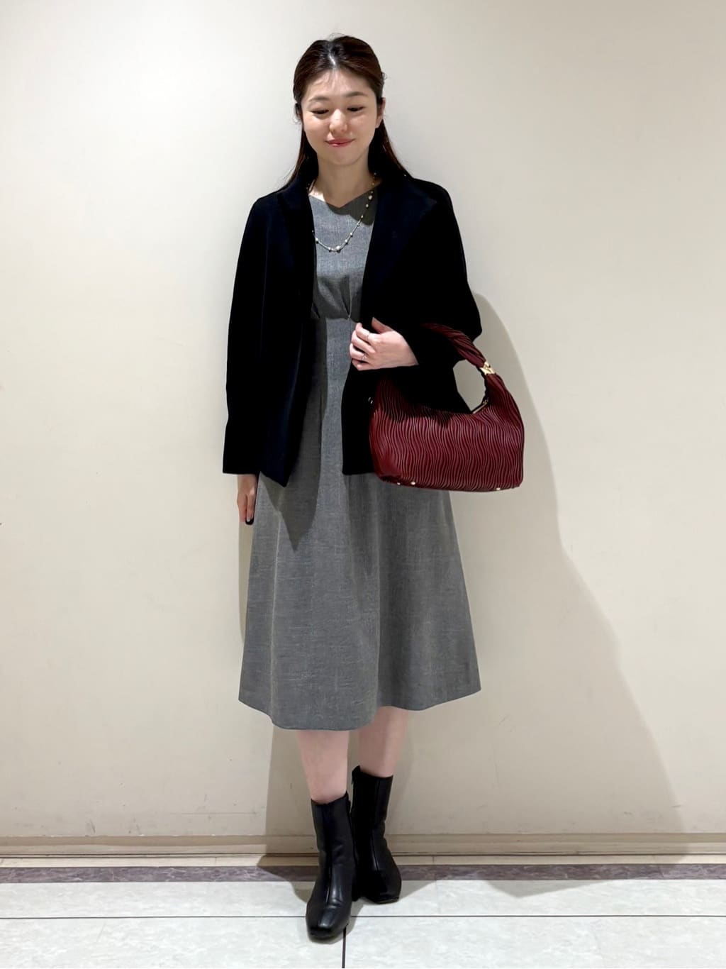 sakiさんの「COUP DE CHANCE｜【手洗い可／日本製】タックデザインワンピース」を使ったコーディネート