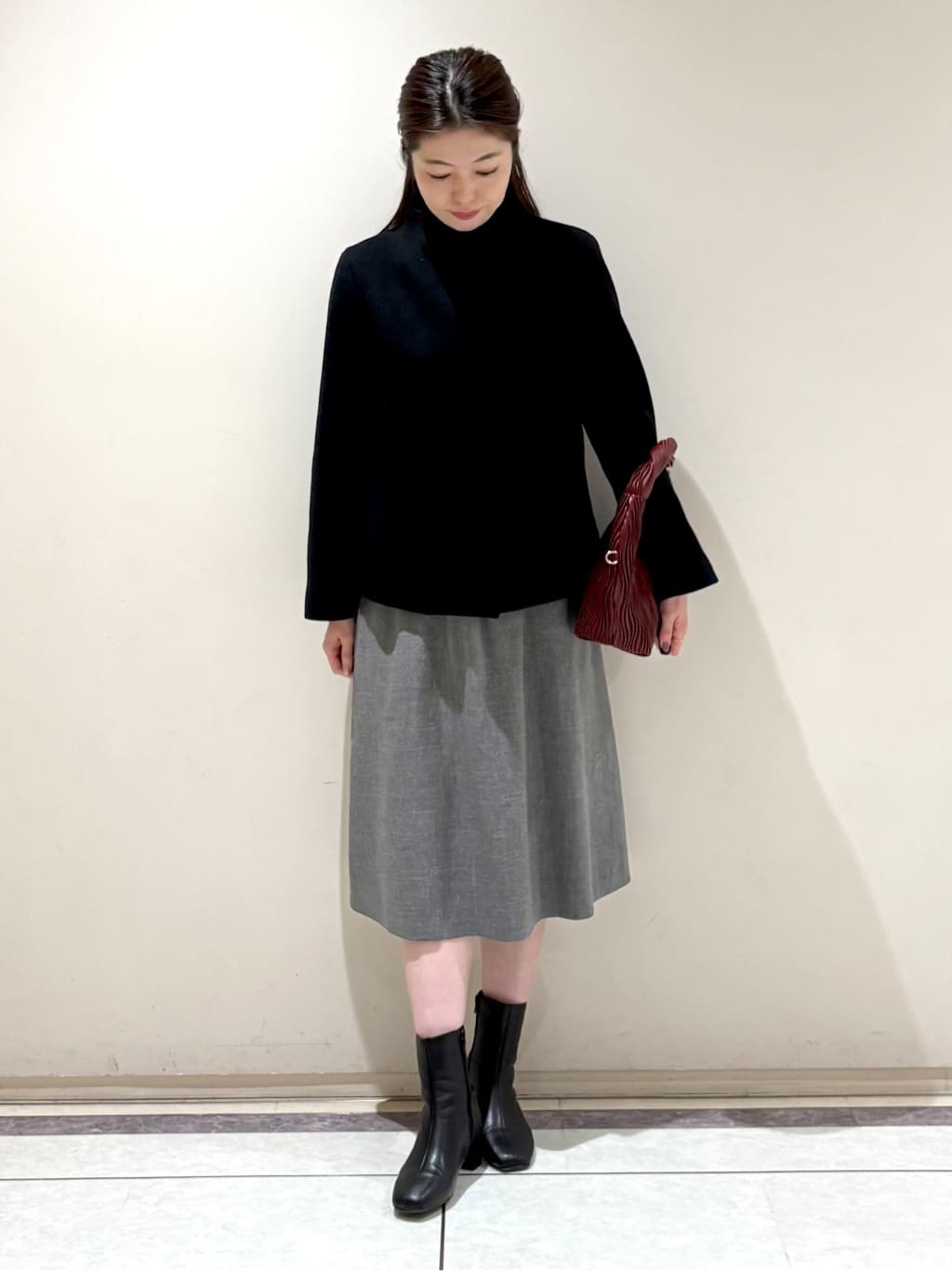 sakiさんの「COUP DE CHANCE｜【手洗い可／日本製】タックデザインワンピース」を使ったコーディネート