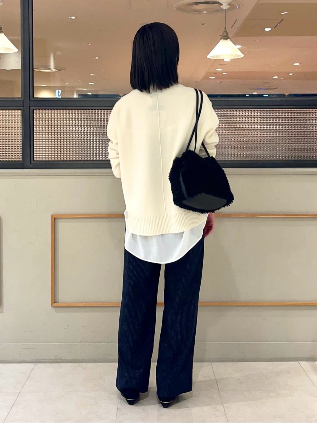 kumiさんの「INDIVI｜【冬ニット人気NO．1！／カシミヤ混】ミドルゲージハイネックニット」を使ったコーディネート