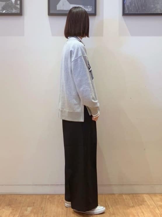 momoharuさんの「SHOO･LA･RUE｜グラフィックアソート裏毛スウェット」を使ったコーディネート