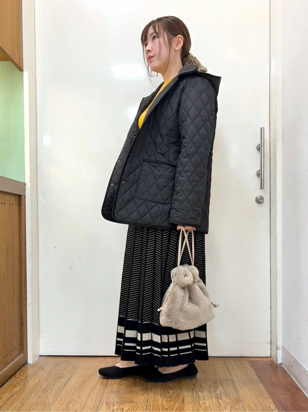 だいわさんの「SHOO･LA･RUE｜【絶妙なゆるピタ/洗濯機可】ちくちくしにくい リブハイネックやわらかニット」を使ったコーディネート