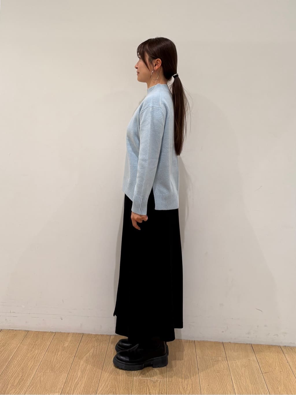 maiさんの「INDIVI｜【エアリー素材】ブークレ着流しニットカーディガン」を使ったコーディネート