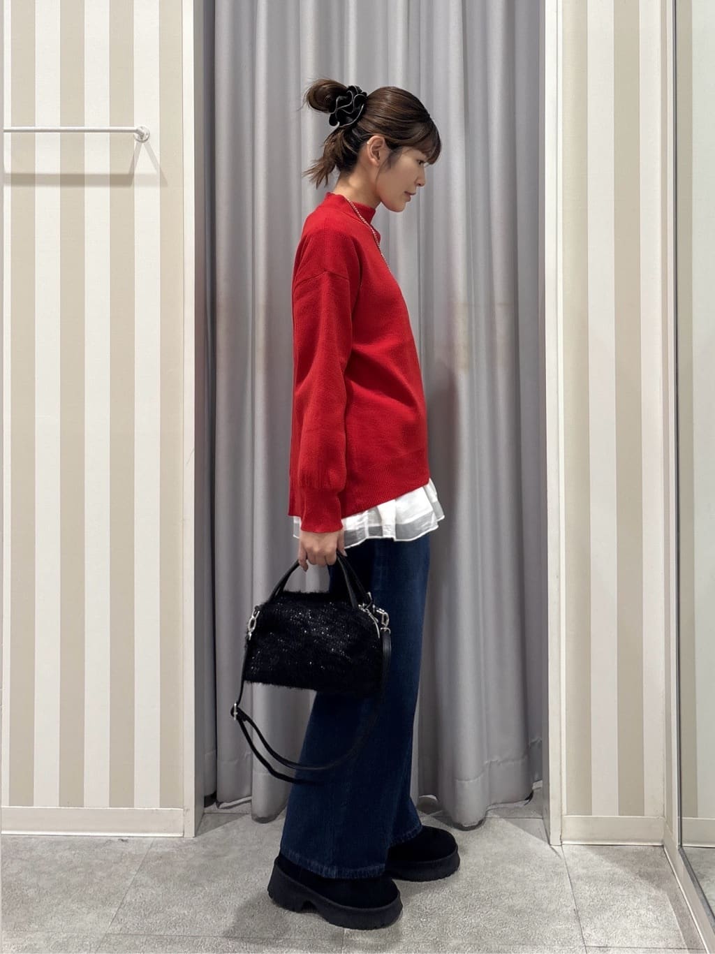 Rikaさんの「SHOO･LA･RUE｜【高レビュー/S-LL】脚のラインを拾いにくい デニムワイドパンツ」を使ったコーディネート