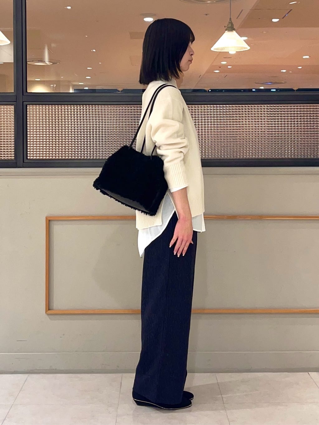 kumiさんの「INDIVI｜【冬ニット人気NO．1！／カシミヤ混】ミドルゲージハイネックニット」を使ったコーディネート
