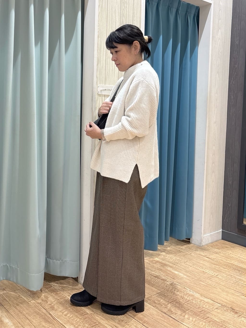 わかさんの「SHOO･LA･RUE｜【S-LL/洗濯機可】ふわふわが魅力 ハイネックニットプルオーバー」を使ったコーディネート