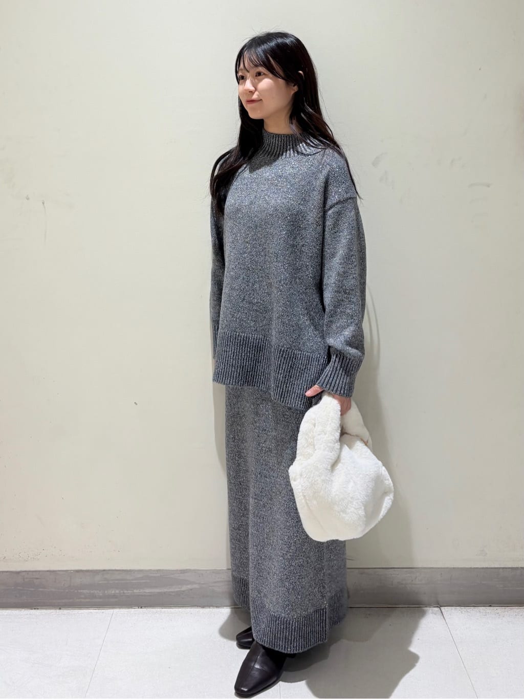 きみさんの「OPAQUE.CLIP｜ラメスパンコールナロースカート／セットアップ対応可【洗濯機OK】」を使ったコーディネート