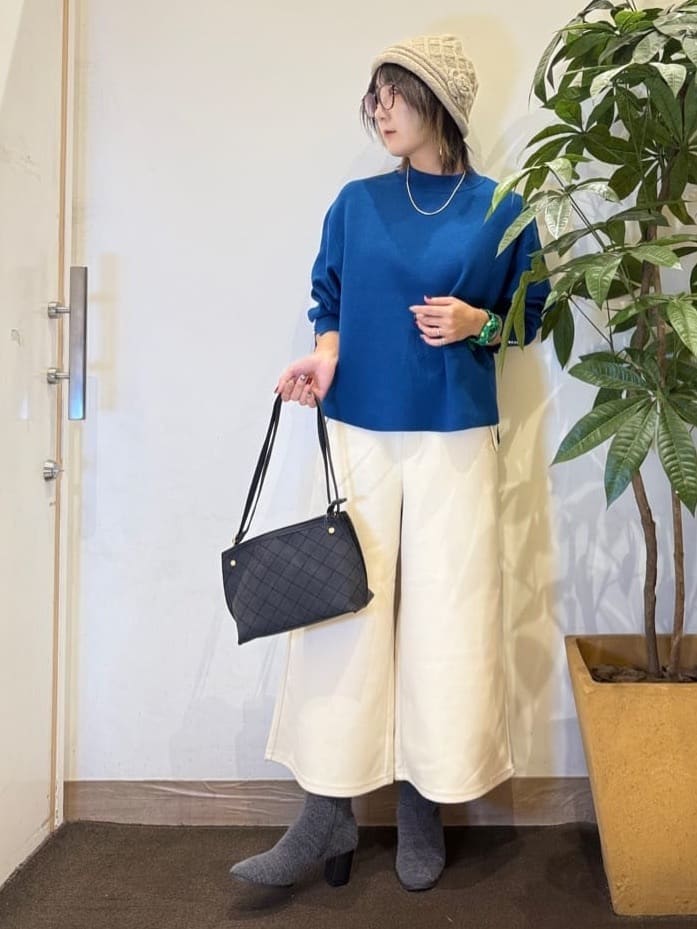 misakiさんの「SHOO･LA･RUE｜【洗濯機可】美脚見え あったか圧縮ニット ガウチョパンツ」を使ったコーディネート
