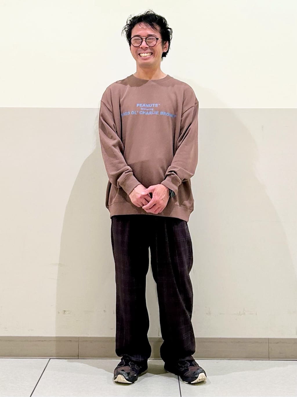 KENJI Iさんの「THE SHOP TK｜セミワイドイージーパンツ【洗濯機OK】」を使ったコーディネート