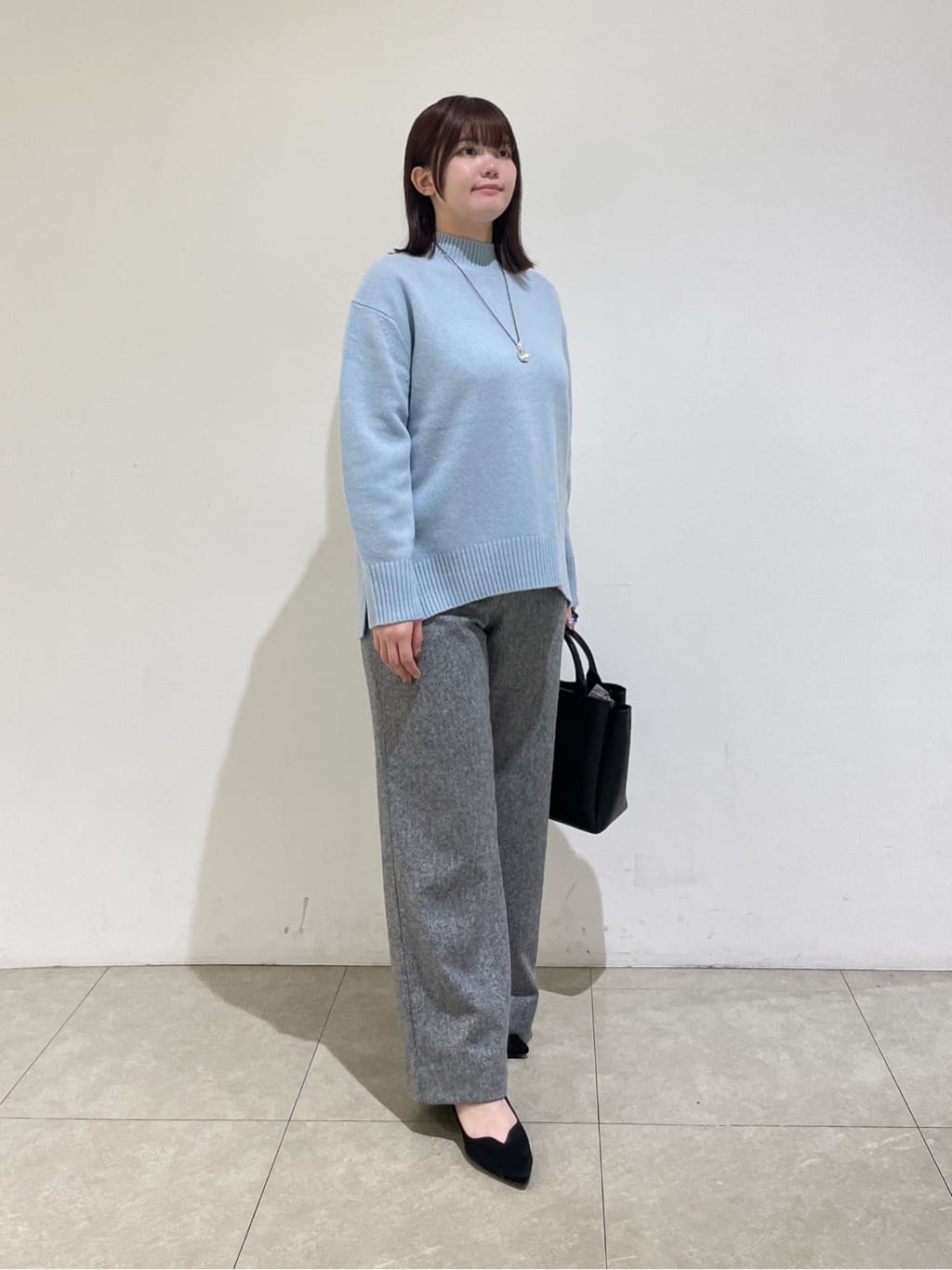 emikaさんの「INDIVI｜【冬ニット人気NO．1！／カシミヤ混】ミドルゲージハイネックニット」を使ったコーディネート