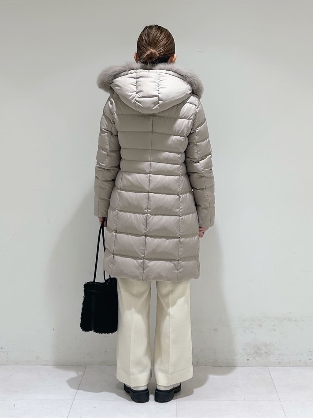 tsuyuさんの「INDIVI｜【名品／撥水／抗菌防臭】ロング丈リサイクルダウンコート」を使ったコーディネート