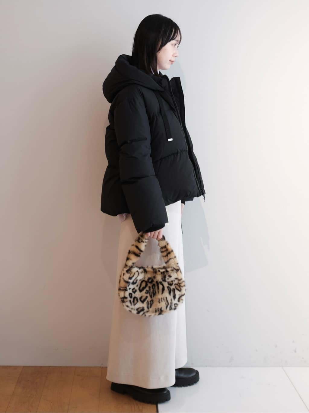 Kishimotoさんの「DRESSTERIOR｜コーデュロイジャージタイトスカート」を使ったコーディネート