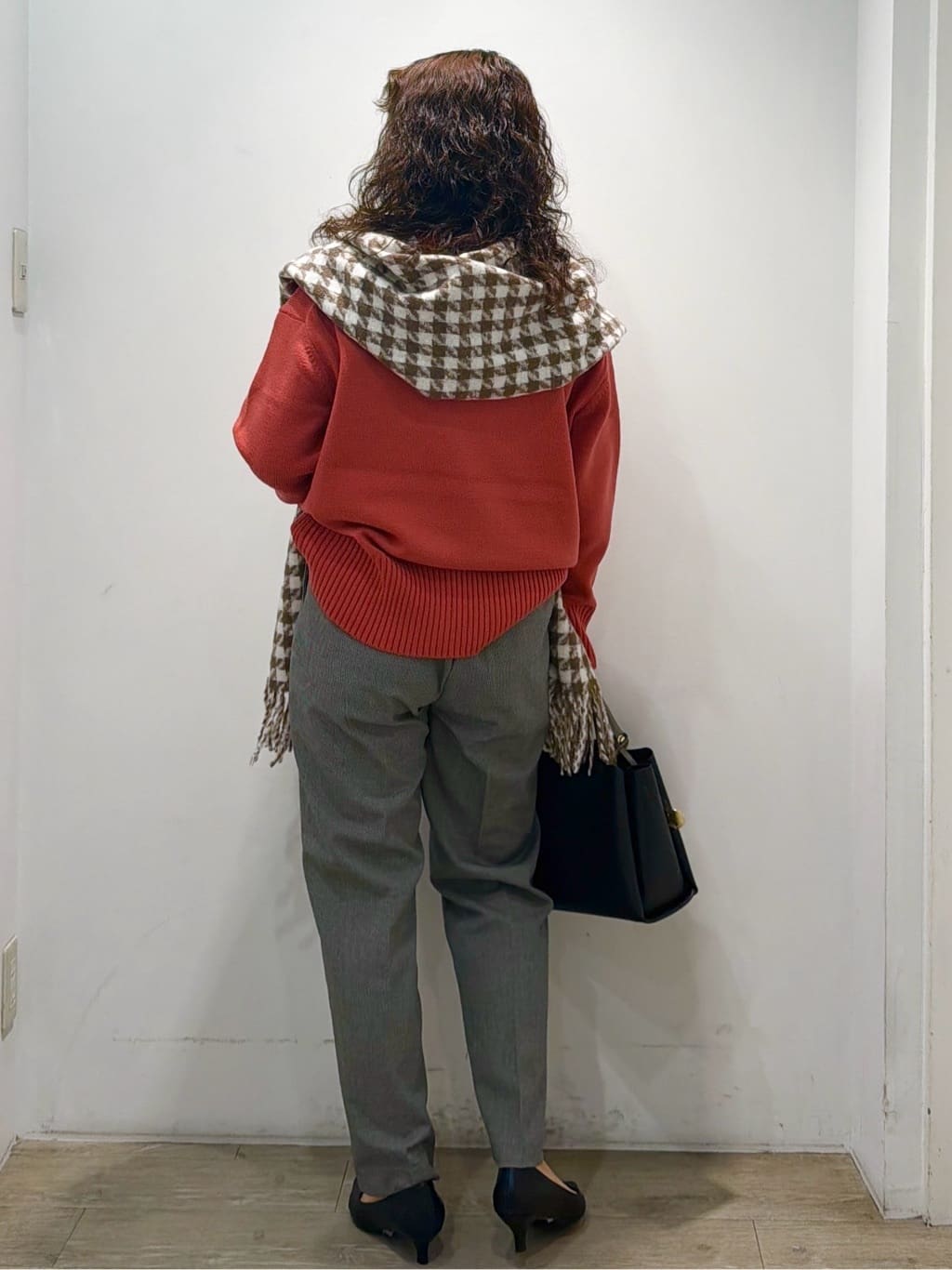 sumicaさんの「OPAQUE.CLIP｜ウォームタッチ テーパードパンツ【洗濯機洗OK／ストレッチ】」を使ったコーディネート