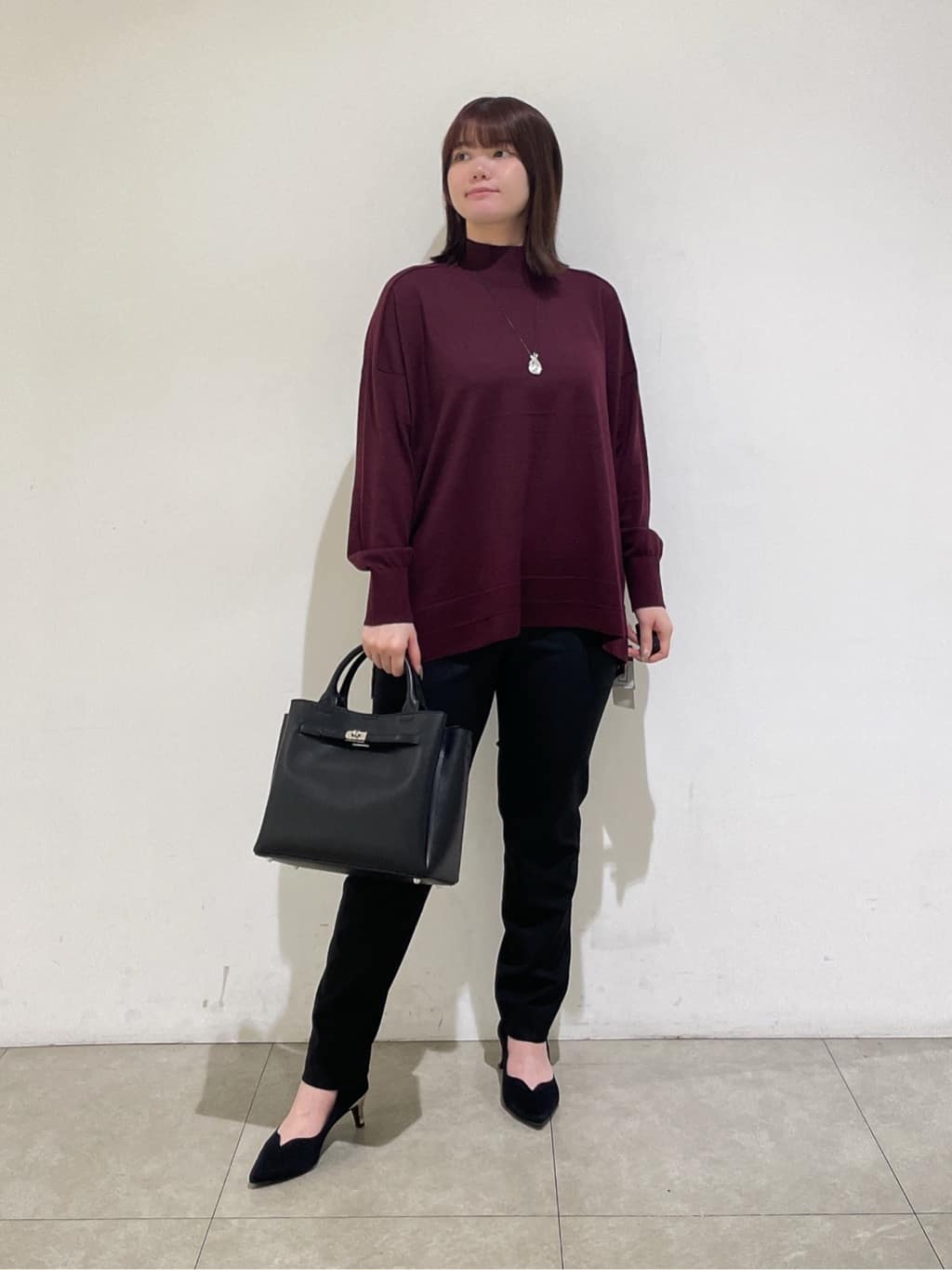 emikaさんの「INDIVI｜【洗える／毛玉になりにくい】エクストラファインウール ハイネックニット」を使ったコーディネート